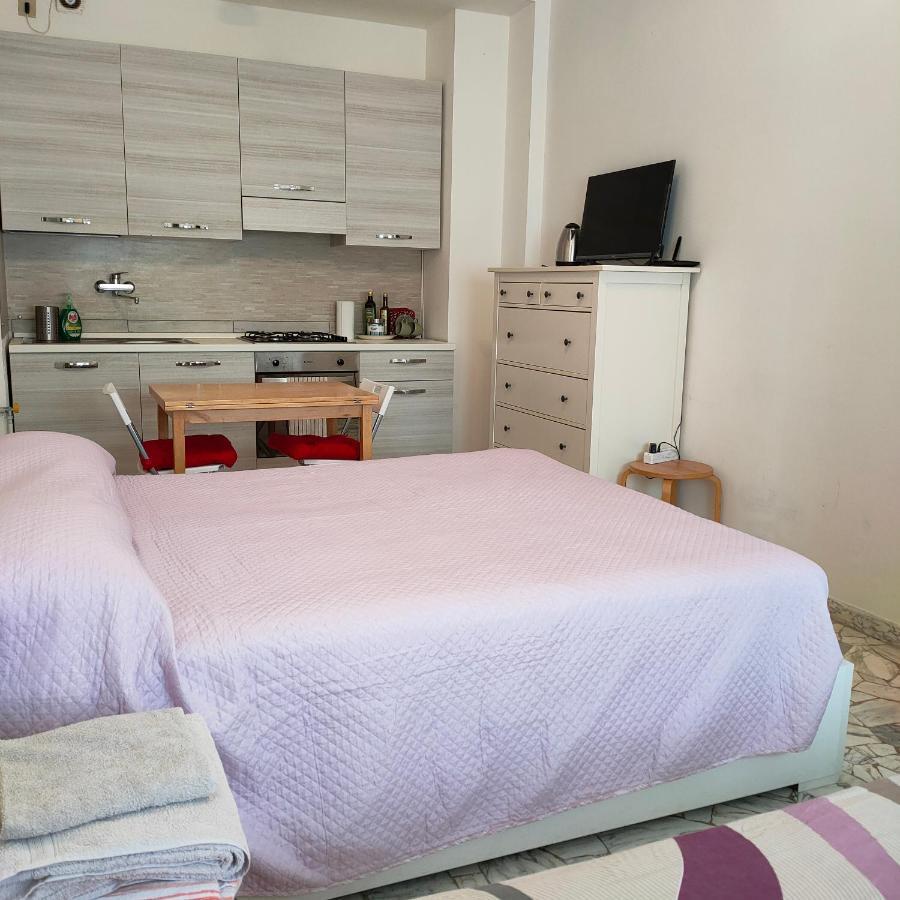 Anto Aircon Studio Monolocale A 15 Min Dal Centro Milánó Kültér fotó